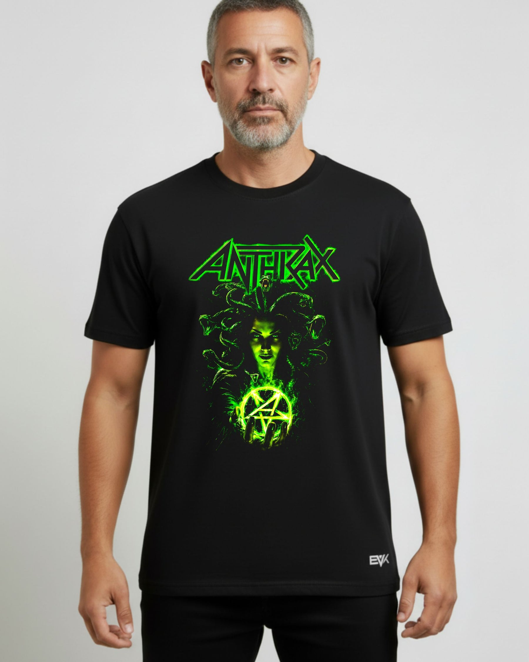 Camiseta Anthrax – She’s Staring At You