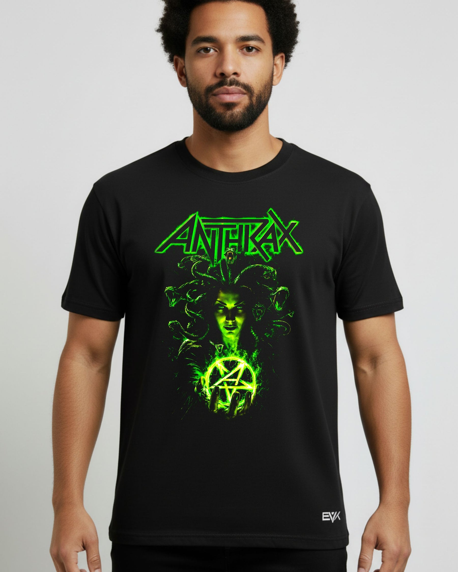 Camiseta Anthrax – She’s Staring At You